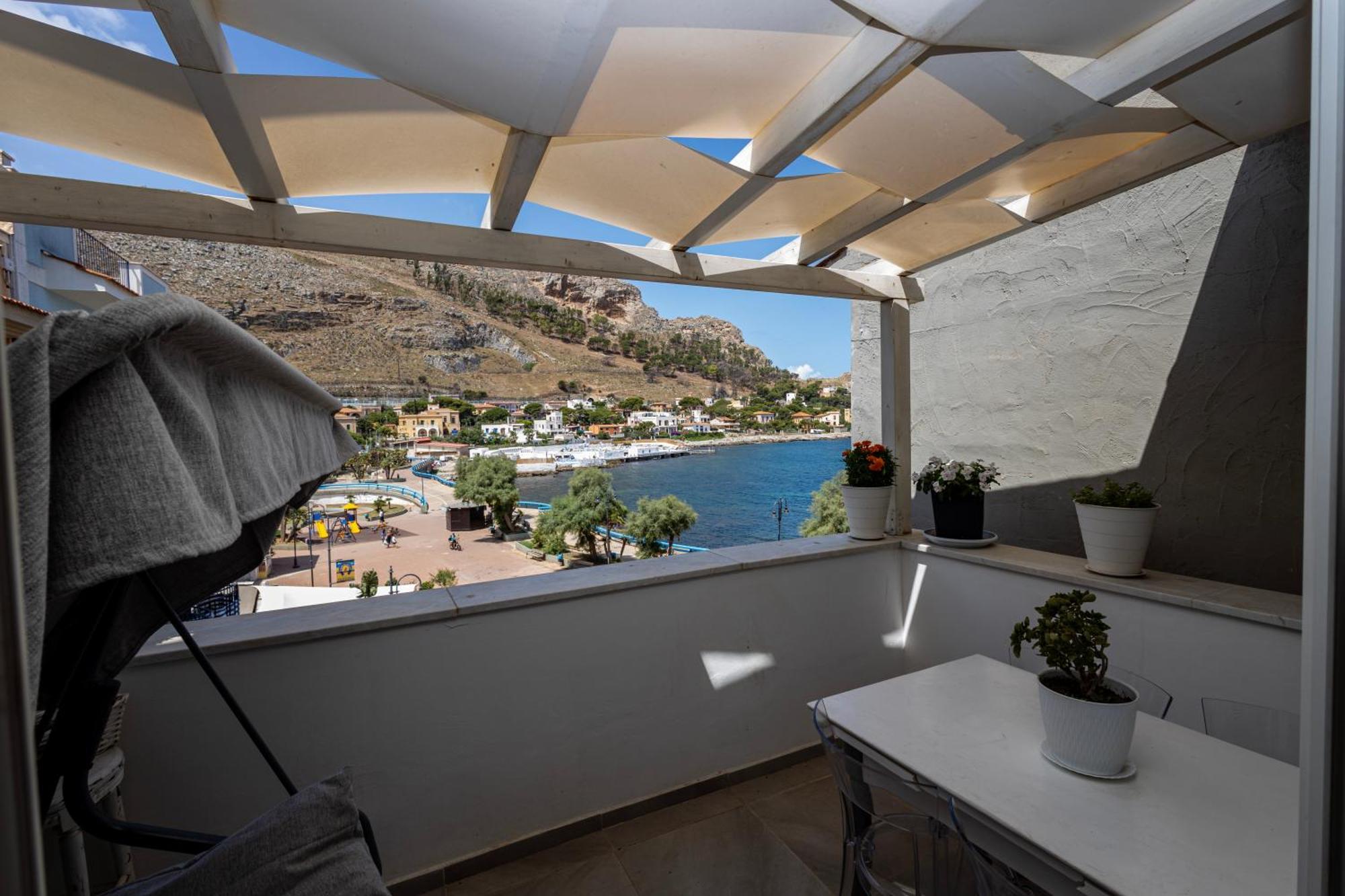 La Piazzetta A Mare Holiday House Sferracavallo Εξωτερικό φωτογραφία